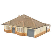 Hornby R7290 OO Bungalow Avalon Resin Building