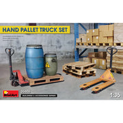 MiniArt 35606 1/35 Hand Pallet Truck Set