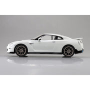 Aoshima 1/32 Snap Nissan R35 Nissan GT-R 2024 (Brilliant White Pearl)