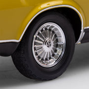 Authentic Collectables ACR18P76D 1/18 1973 Leyland P76 Super Bold as Brass