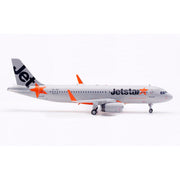 B Models B-320-JSU 1/200 Jetstar Asia Airbus A320-232 9V-JSU