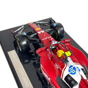 Bburago 16822H 1/18 Ferrari SF-25 No.44 Lewis Hamilton with Showcase 4893993020904