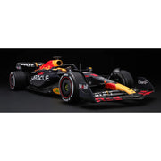 Bburago 28030V 1/24 2023 F1 Red Bull Racing RB-19 No.1 Verstappen Champion in Showcase