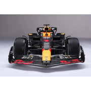 Bburago 28030V 1/24 2023 F1 Red Bull Racing RB-19 No.1 Verstappen Champion in Showcase