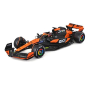 Bburago 28033P 1/24 2024 F-1 McLaren MCL38 No.81 Piastri in Showcase