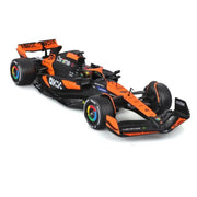 Bburago 28033P 1/24 2024 F-1 McLaren MCL38 No.81 Piastri in Showcase