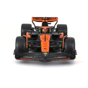 Bburago 28033P 1/24 2024 F-1 McLaren MCL38 No.81 Piastri in Showcase