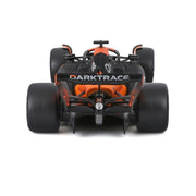 Bburago 28033P 1/24 2024 F-1 McLaren MCL38 No.81 Piastri in Showcase