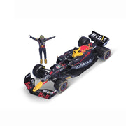 Bburago 28036 1/24 2023 Red Bull Racing RB19 with Verstappen Driver Figurine