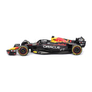 Bburago 28036 1/24 2023 Red Bull Racing RB19 with Verstappen Driver Figurine