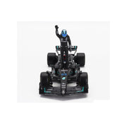 Bburago 28037 1/24 2023 Mercedes AMG W14 with Russell Driver Figurine No.63
