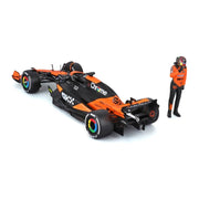 Bburago 28040P 1/24 McLaren MCL38 2024 No.81 Oscar Piastri with Figure