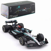 Bburago 28063R 1/24 Mercedes W15 2024 No.63 George Rusell with Helmet and Showcase