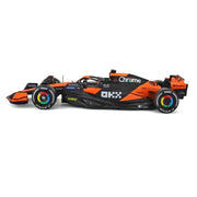 Bburago 28505P 1/24 2024 Race Model Kit F-1 McLaren MCL38 No.81 Piastri with Helmet