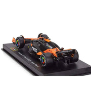Bburago 8215P 1/43 2024 F-1 McLaren MCL 38 No.81 Piastri with Helmet