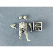 Copper State Models F35-060 1/35 British Dispatch Rider With a Basket Of Pigeons