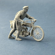 Copper State Models F35-062 1/35 British Dispatch Rider Pushing His Motorcycle