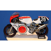 Fujimi FUJ14136 1/12 Yamaha YZF750 Lucky Strike Roberts Bike No 6 4968728141367