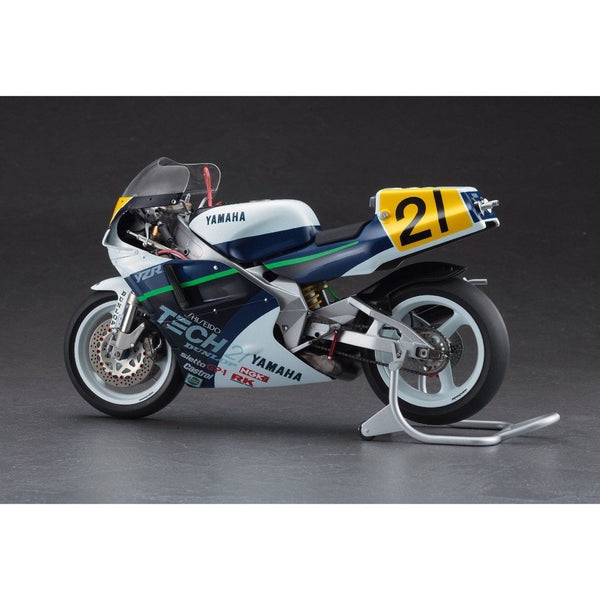 Hasegawa 21710 1/12 Mô Hình Xe Moto Yamaha YZR500 (0WA8) `Team Lucky Strike Roberts 1989 Hasegawa 21710 1/12 Mô Hình Xe Moto Yamaha YZR500 (0WA8) `Team Lucky Strike Roberts 1989
