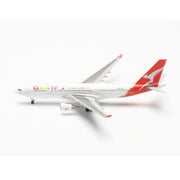 Herpa 537148 1/500 Qantas Airbus A330-200 Pride is in the Air