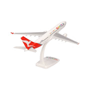 Herpa 614061 1/200 Qantas Airbus A330-200 Pride is in the Air SnapFit