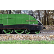 Hornby R30406 OO LNER - Streamlined B17 - 2870 City of London Steam Locomotive