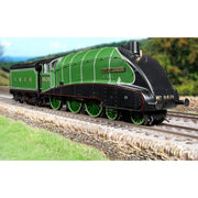 Hornby R30406 OO LNER - Streamlined B17 - 2870 City of London Steam Locomotive