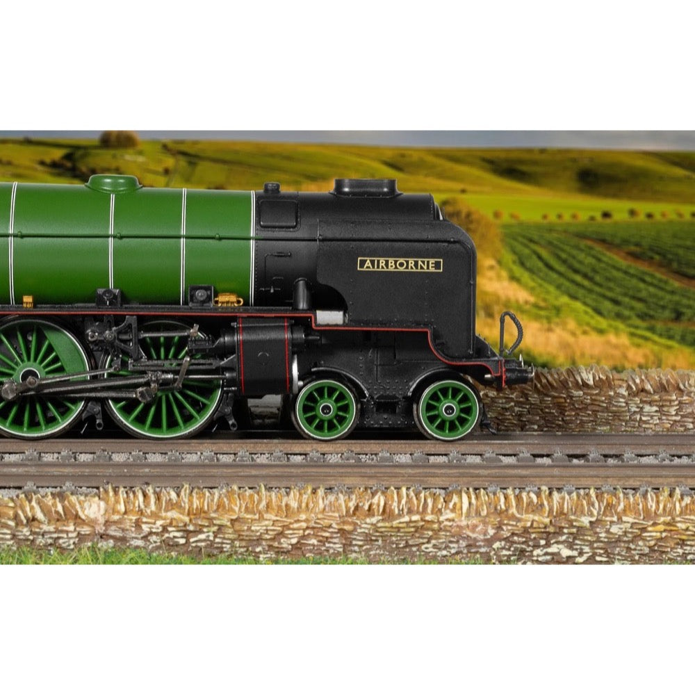 Hornby R3974 OO LNER Thompson Class A2/3 4-6-2 511 Airborne