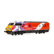 Hornby R40370 OO LNER Flying Scotsman Mk4 DVT 82205