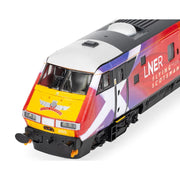Hornby R40370 OO LNER Flying Scotsman Mk4 DVT 82205