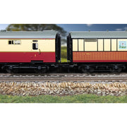 Hornby R40470 OO BR - Kitchen and Buttery Car & Composite Restaurant White Horse - Coach Twin Pack