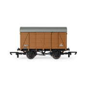 Hornby R60102 OO BR Twin Vent Van S49186