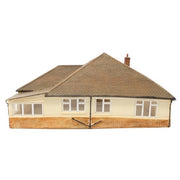 Hornby R7290 OO Bungalow Avalon Resin Building
