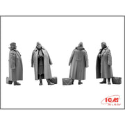 ICM 35541 1/35 Soviet Soldier Set May 1945