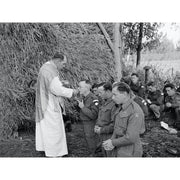 ICM 35616 1/35 You are Important to God. Prayer before Battle