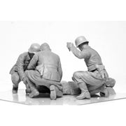 ICM 35620 1/35 WWII German Military Medical Personnel 4823044409778