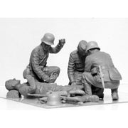 ICM 35620 1/35 WWII German Military Medical Personnel 4823044409778