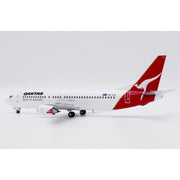 JC Wings XX20393 1/200 Qantas Boeing 737-400 "Port Pirie" Reg: VH-TJZ With Stand