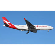 JC Wings 40194 1/400 Qantas Freight Airbus A330-200P2F VH-EBF with Antenna
