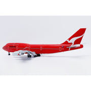 JC wings XX20376A 1/200 Qantas Boeing 747-400 All Red Reg: VH-OEJ Flaps Down With Stand