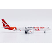 JC Wings XX40613 1/400 Qantas Freight Airbus A321(P2F) "Santa's Freight" Reg: VH-XF4 With Antenna
