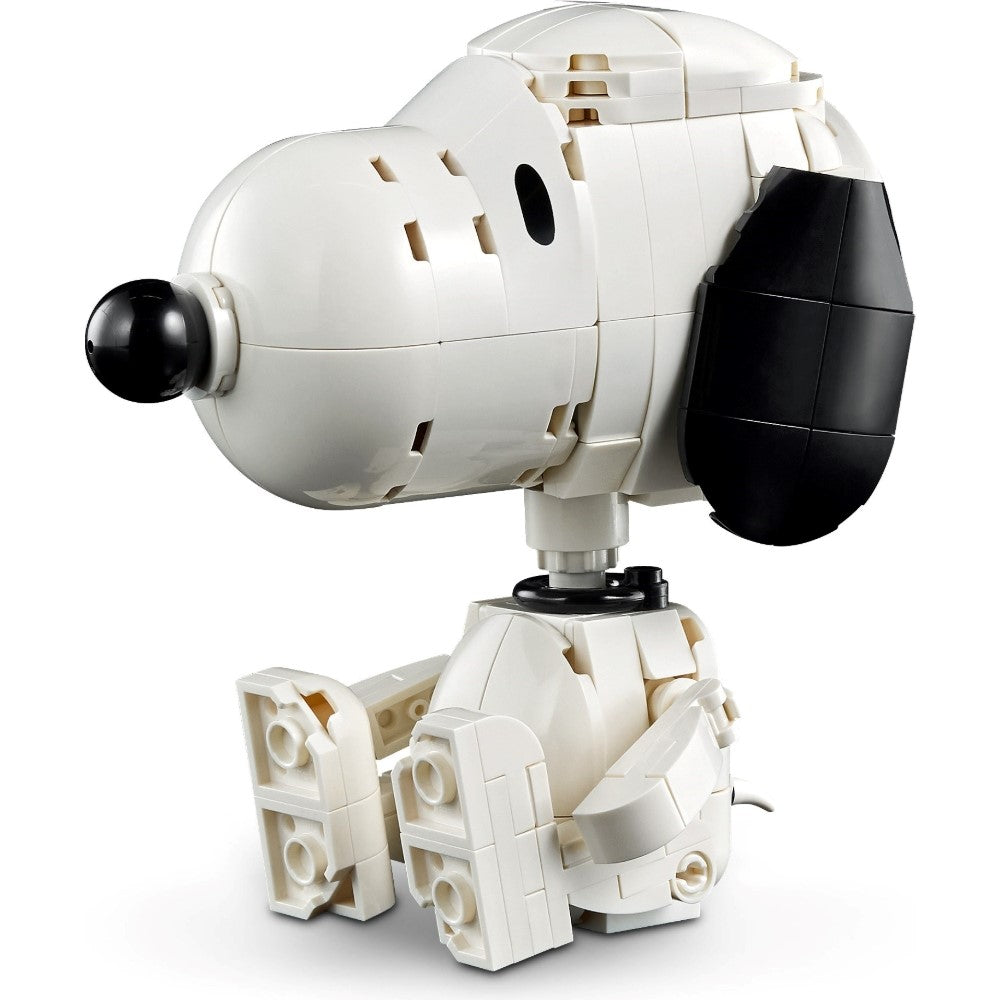 LEGO Peanuts: Snoopy's Doghouse