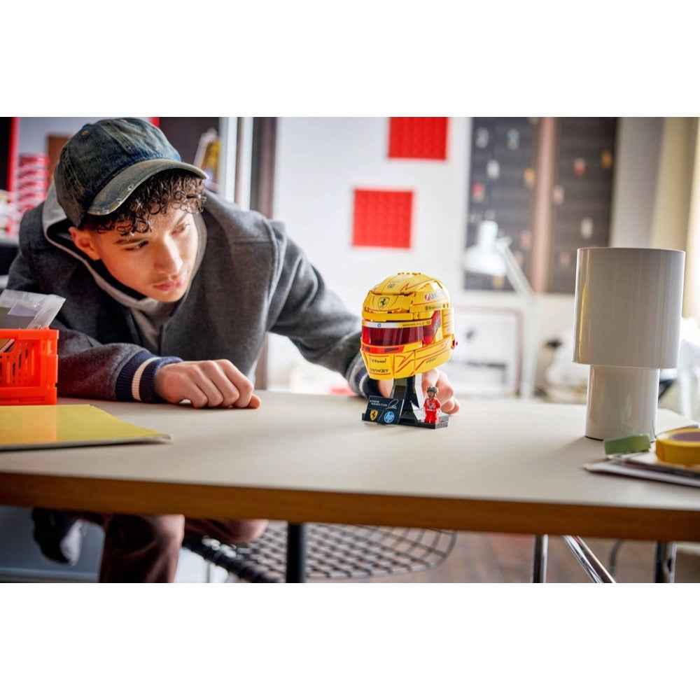 LEGO 43022 Scuderia Ferrari HP Lewis Hamilton Helmet