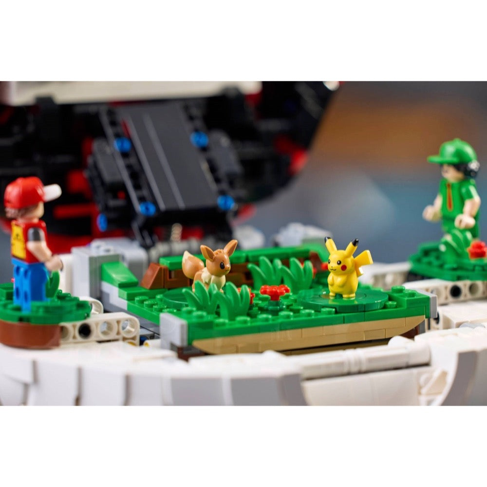 Lego Iconic Trainer Moments Poke Ball