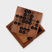 Luckies Iron & Glory Solitaire