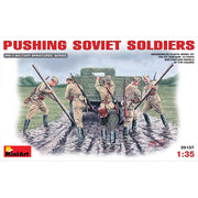 MiniArt 1/35 Pushing Soviet Soldiers Model Kit