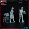 MiniArt 38086 1/35 Refugees Teachers Family