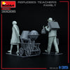 MiniArt 38086 1/35 Refugees Teachers Family