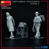 MiniArt 38086 1/35 Refugees Teachers Family