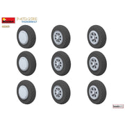 MiniArt 48009 1/48 P-47D-25RE Thunderbolt Basic Kit